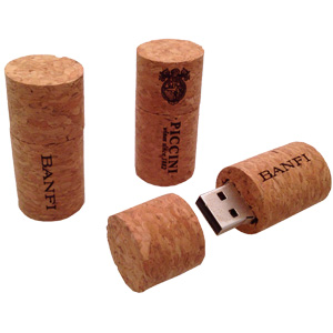 sezione gadget e accessori da vino dove potete trovare la chiavetta USB a forma di tappo di sughero e i portachiavi a forma di bottiglia di vino