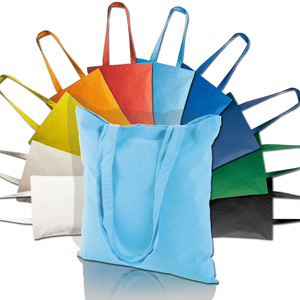 sezione dove trovare : shopper in tnt e cotone, borse a forma di frutta, zainetti e sacche. Personalizzazioni con stampa di foto su tessuti chiari